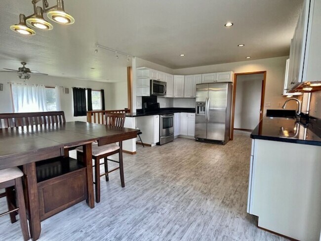 Building Photo - 44-3393 Kalaniai Rd
