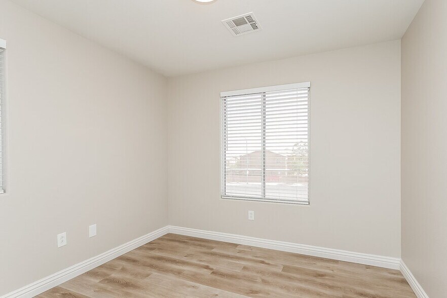 Building Photo - 9915 Cherry Melee Ave