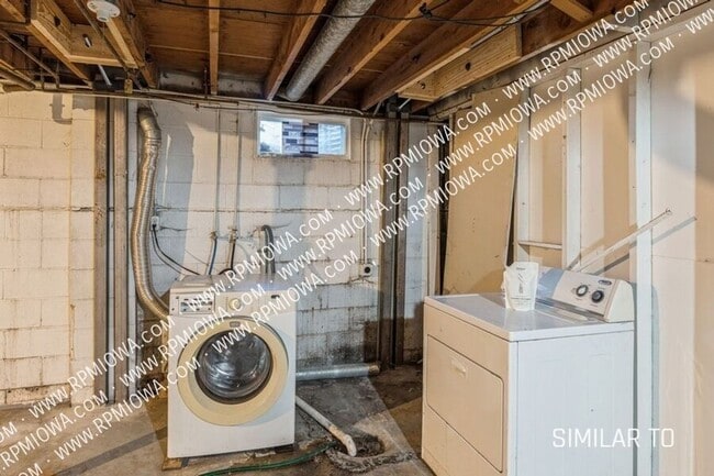 Building Photo - 3422 SW 8th St