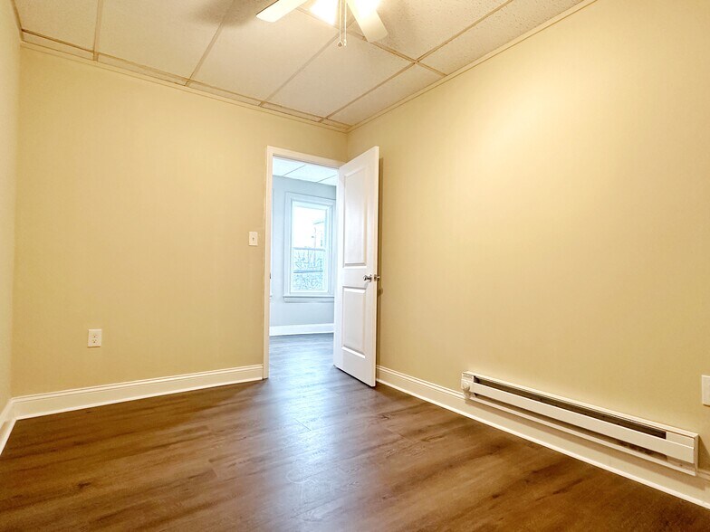 Building Photo - 1814 S 13th St