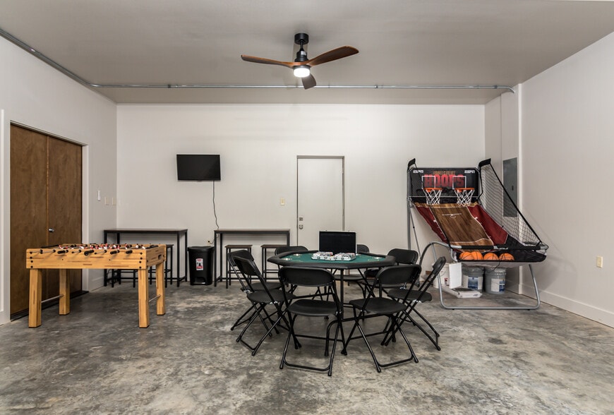 Building Photo - 115 Vertical Loft Dr