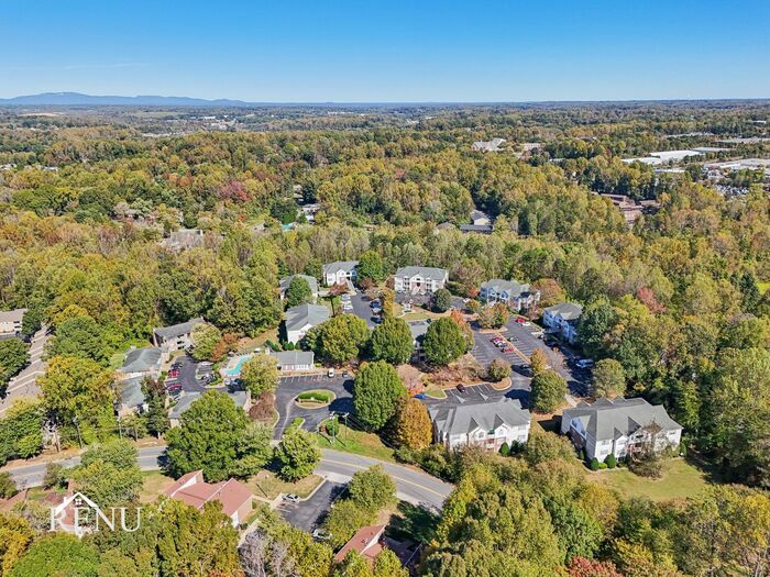 Building Photo - 913 Bethabara Hills Ct