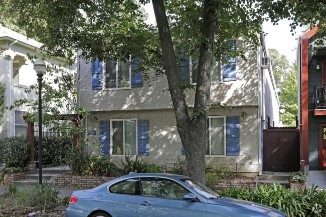 Building Photo - 1721 Q St