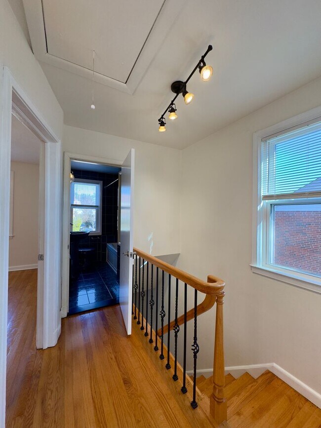 Building Photo - Charming 3 Bedroom/1 Bathroom in Woodring, MD!