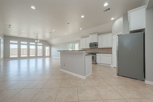 Building Photo - 6015 Hewes Point Ln