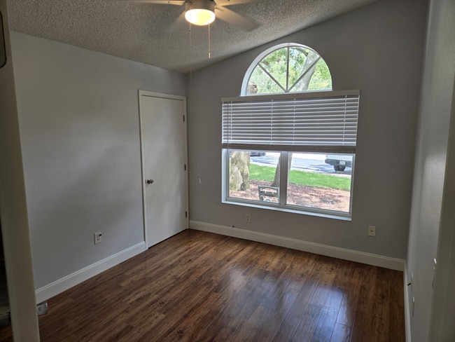 Building Photo - 3080 Fox Ln