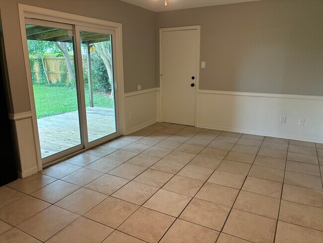 Building Photo - 7414 Marinette Dr