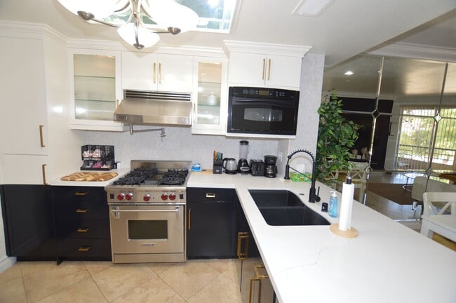 Building Photo - Newly Remodeled & Furnished Luxury Condo Rental near the Las Vegas Strip!