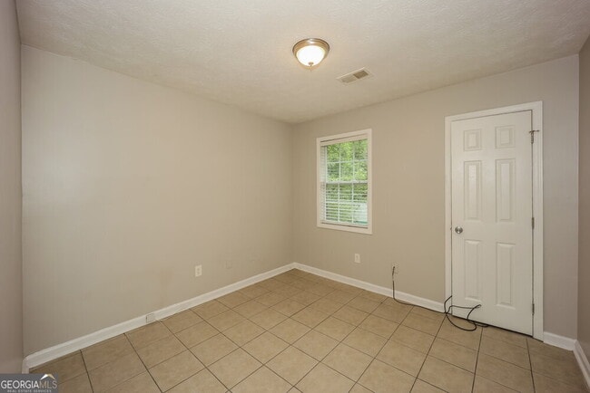 Building Photo - 5539 Hall Cir