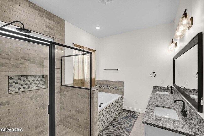 Building Photo - 12365 Desert Wolf Ave