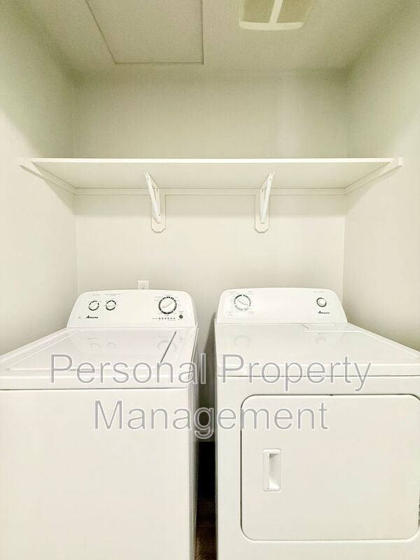 Building Photo - 12600 NE 49th St