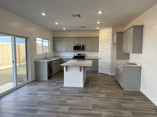 Building Photo - 9634 Maple Ter Ln