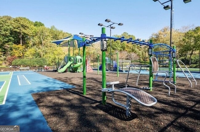 Building Photo - 7600 Roswell Rd