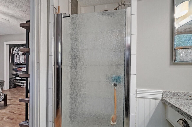 Building Photo - 2422 S Kickapoo Ave