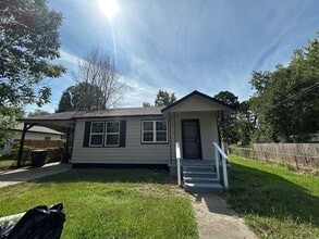 Building Photo - 141 Pike Ave