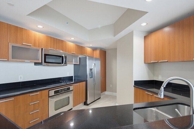 Building Photo - 241 Riverside Dr