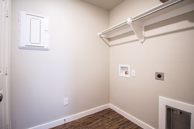 Building Photo - New Build Home - 2 bed 2 bath - Wolfforth, TX
