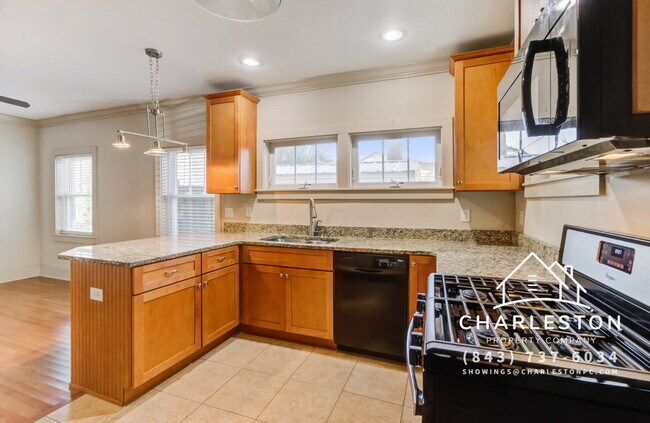 Building Photo - 455 Race St