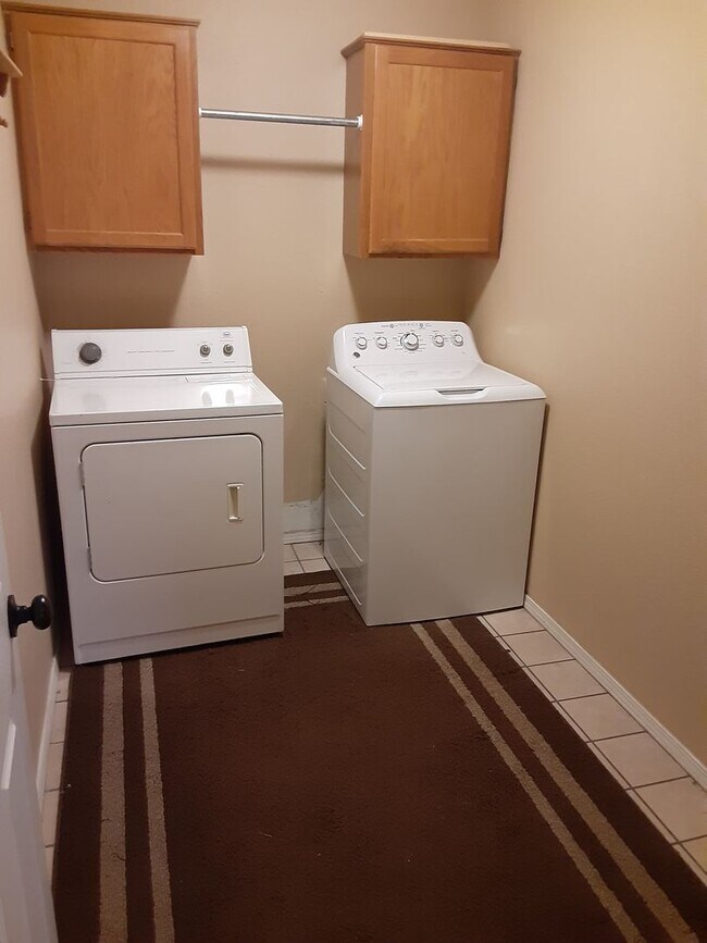 Building Photo - 1167 N Boxley Ave