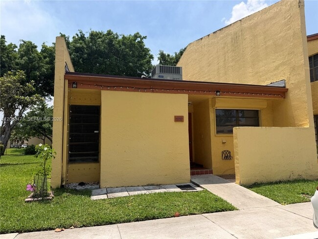 Building Photo - 1540 NW 93rd Ave