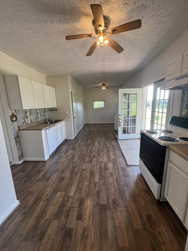 Building Photo - 12797 OH-39