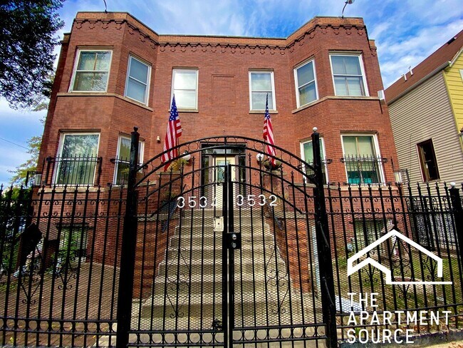 Building Photo - 3534 W Lyndale St