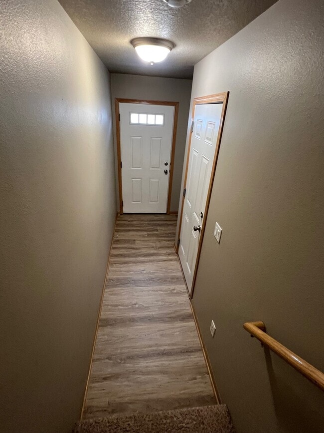 Building Photo - 1104 Flagstone Ln