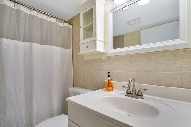 Building Photo - 4500 N Federal Hwy