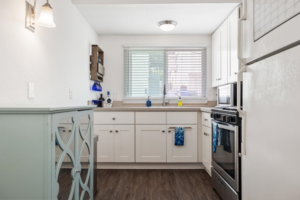 Building Photo - 4305-7 Temecula St