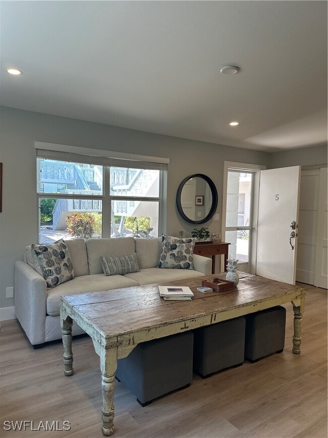 Building Photo - 780 10th Ave S