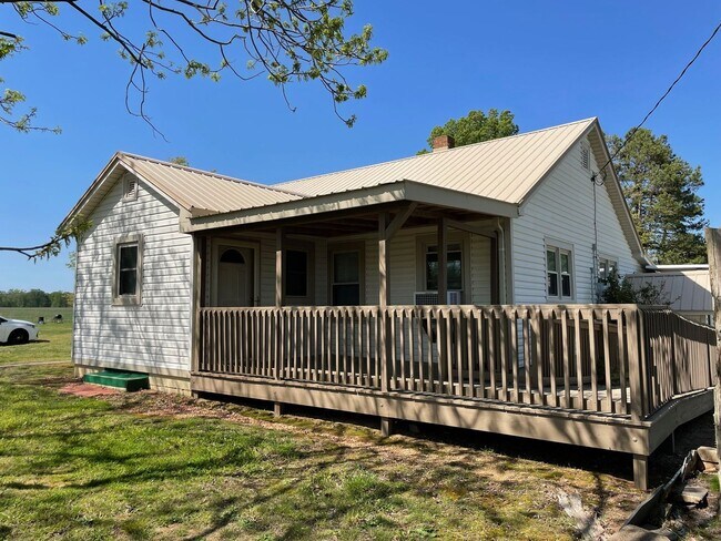 Primary Photo - 2 BED, 1 BATH HOME LOCATED IN DENTON!