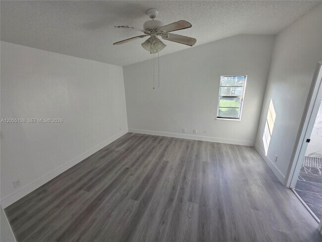 Building Photo - 5307 NW 93 Ave