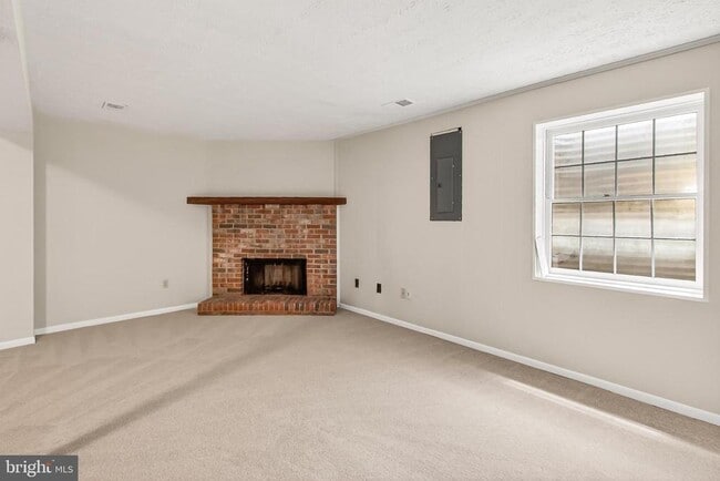 Building Photo - 337 Gundry Dr