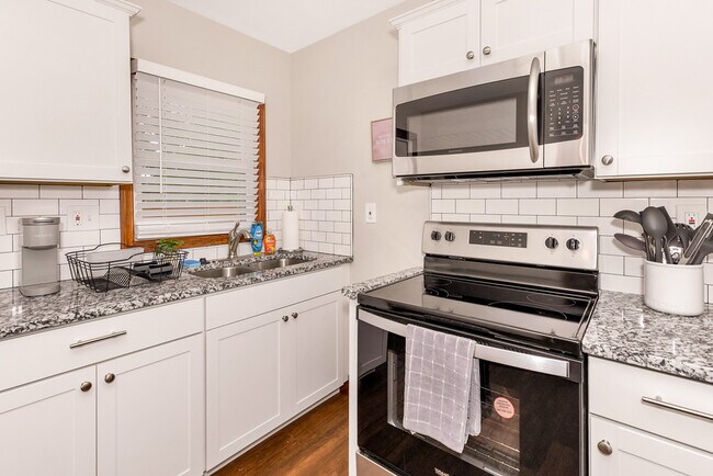 Building Photo - 2806 Union Dr NW