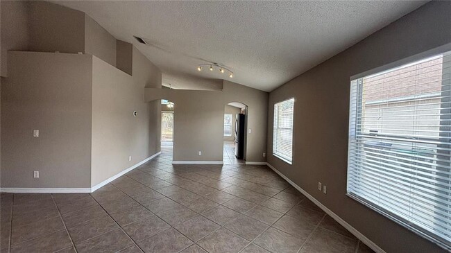 Building Photo - 3929 Shawn Cir