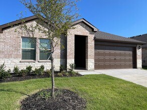 Building Photo - AVAILABLE NOW 4 BEDROOM 2 BATH NEW CONSTRU...