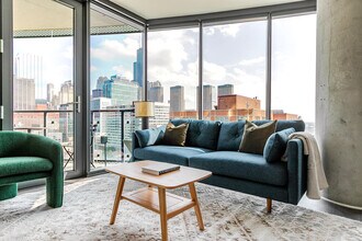 Building Photo - 730 W Couch Pl