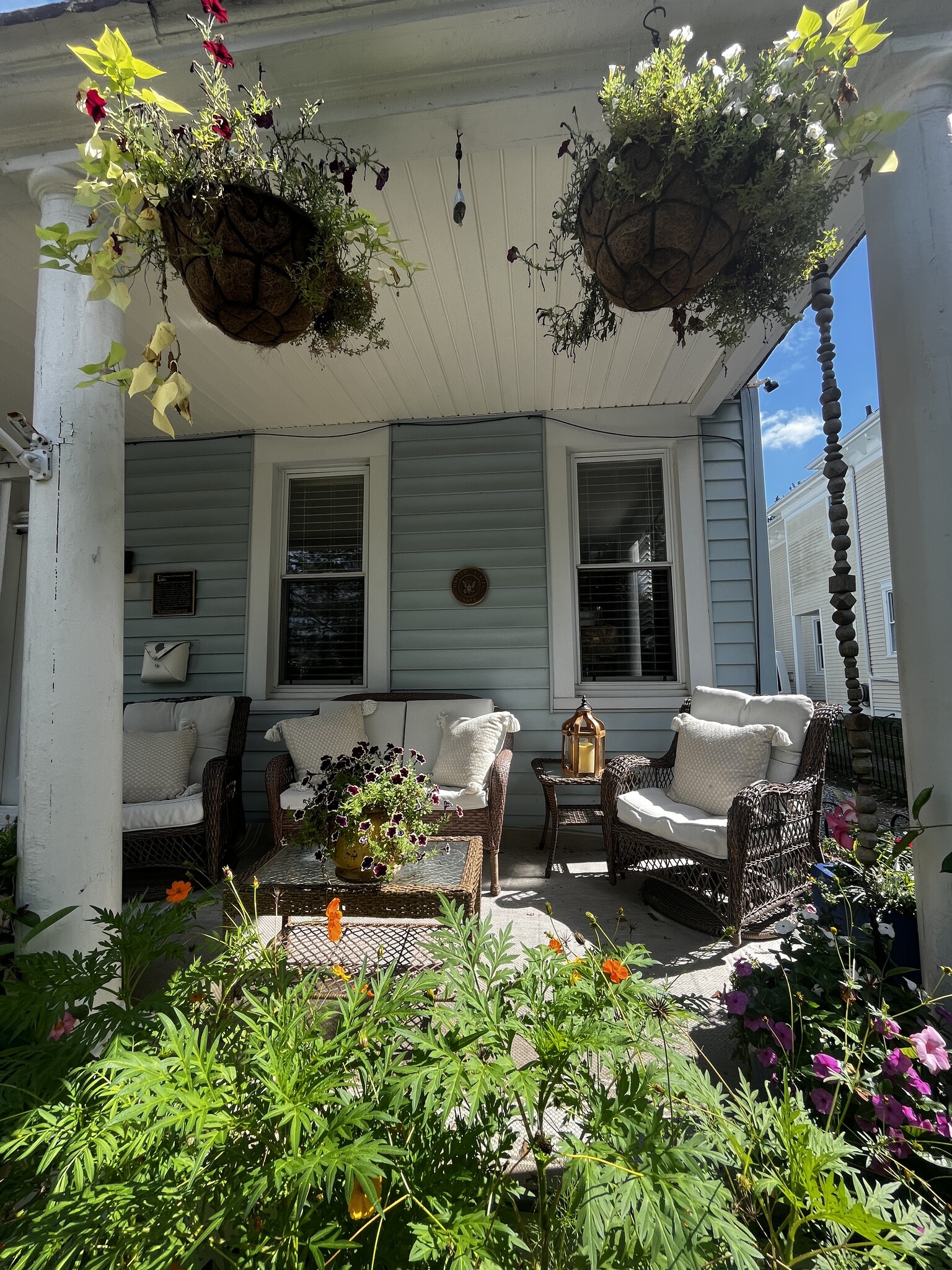 Front Porch - 52 Madison Pl