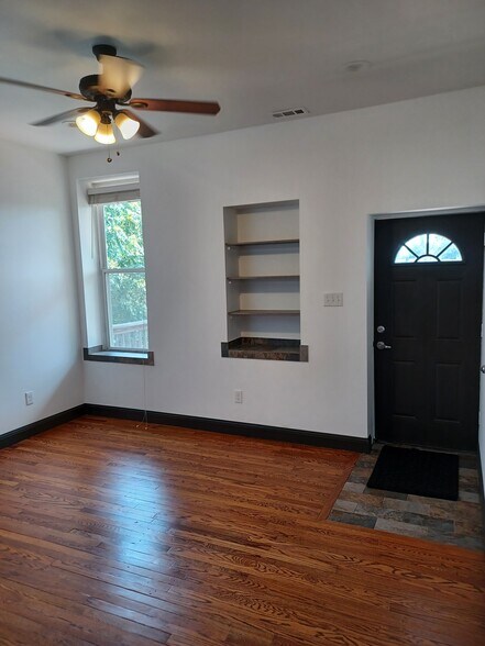 Building Photo - 4214 Chouteau Ave