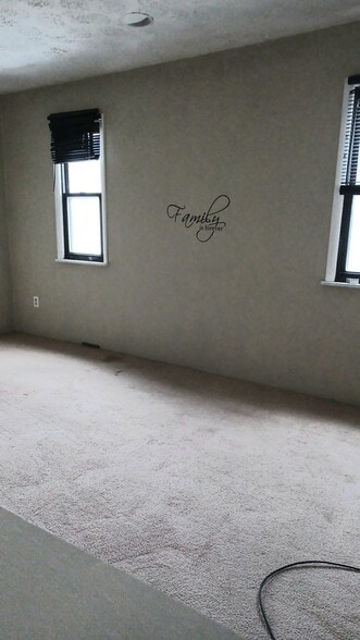 Building Photo - 120 Watkins Ave