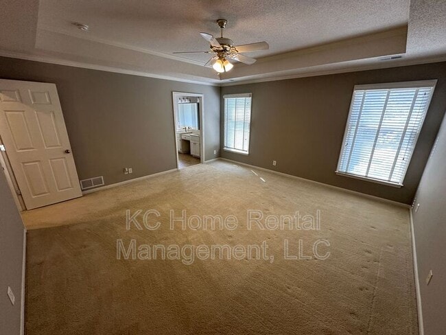Building Photo - 5605 W 153rd Terrace