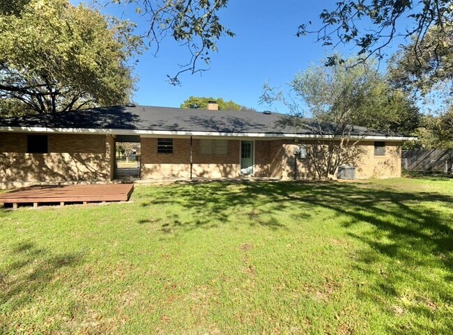 Building Photo - 1225 Lake Terrace Dr