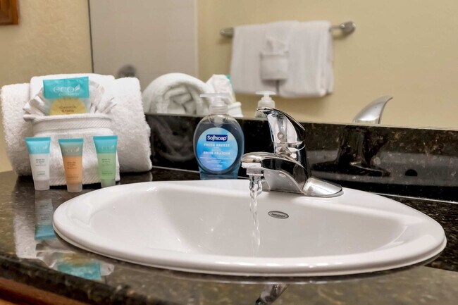 Building Photo - 8101 Resort Village Dr