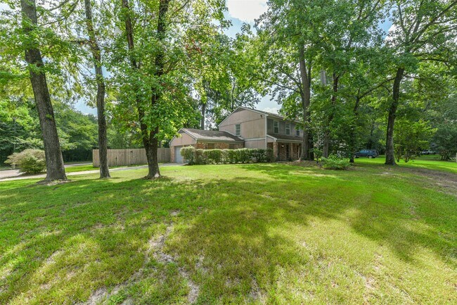 Building Photo - 2203 Riverford Dr