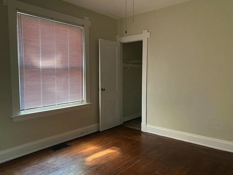 bedroom 2 - 2606 Melrose Ave