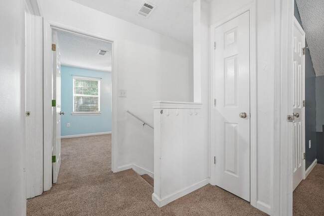 Building Photo - New rental move in ready! 4 bedrooms | 2 bathooms