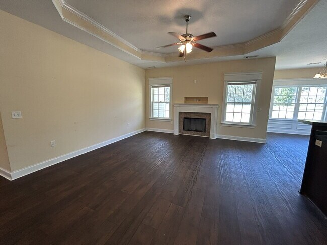 Building Photo - Home For Rent