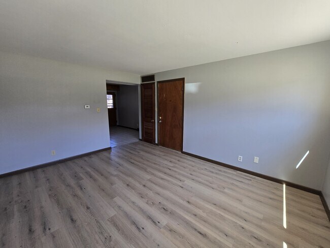 Building Photo - 804 W Mullan Ave