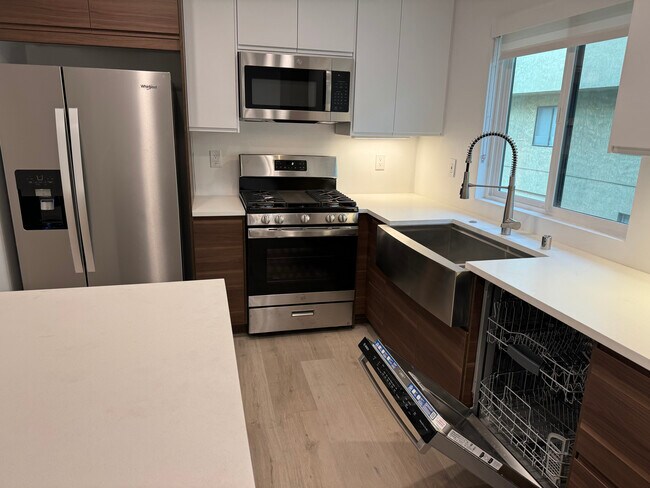 Building Photo - 431 N Alhambra Ave