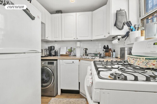 Building Photo - 90 Lafayette Ave